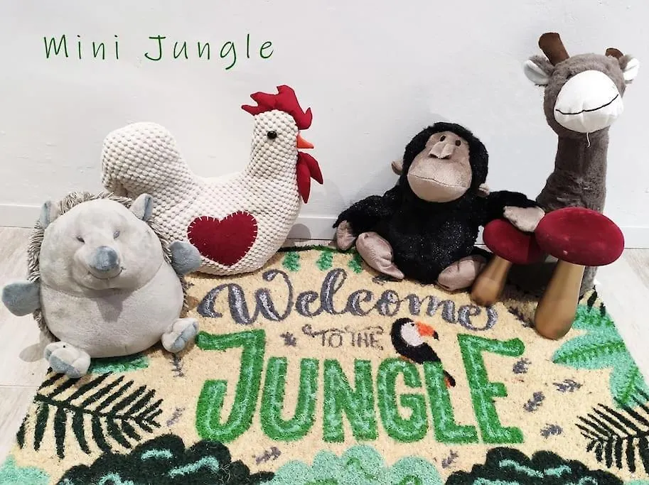 Apartamento 'Mini Jungle' En El Corazon De Cádiz